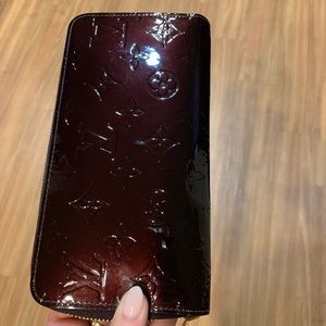 Louis Vuitton Zippy Wallet